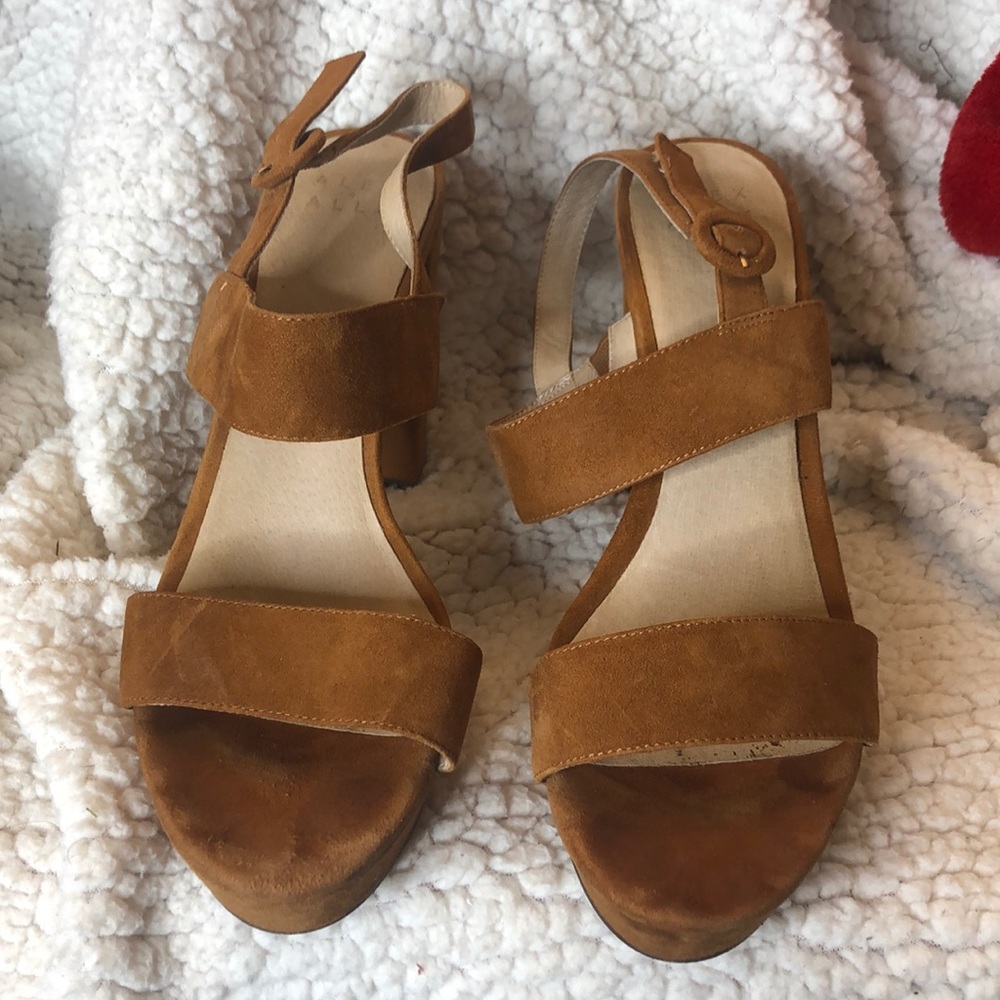 Alex & Alex Tan Heels